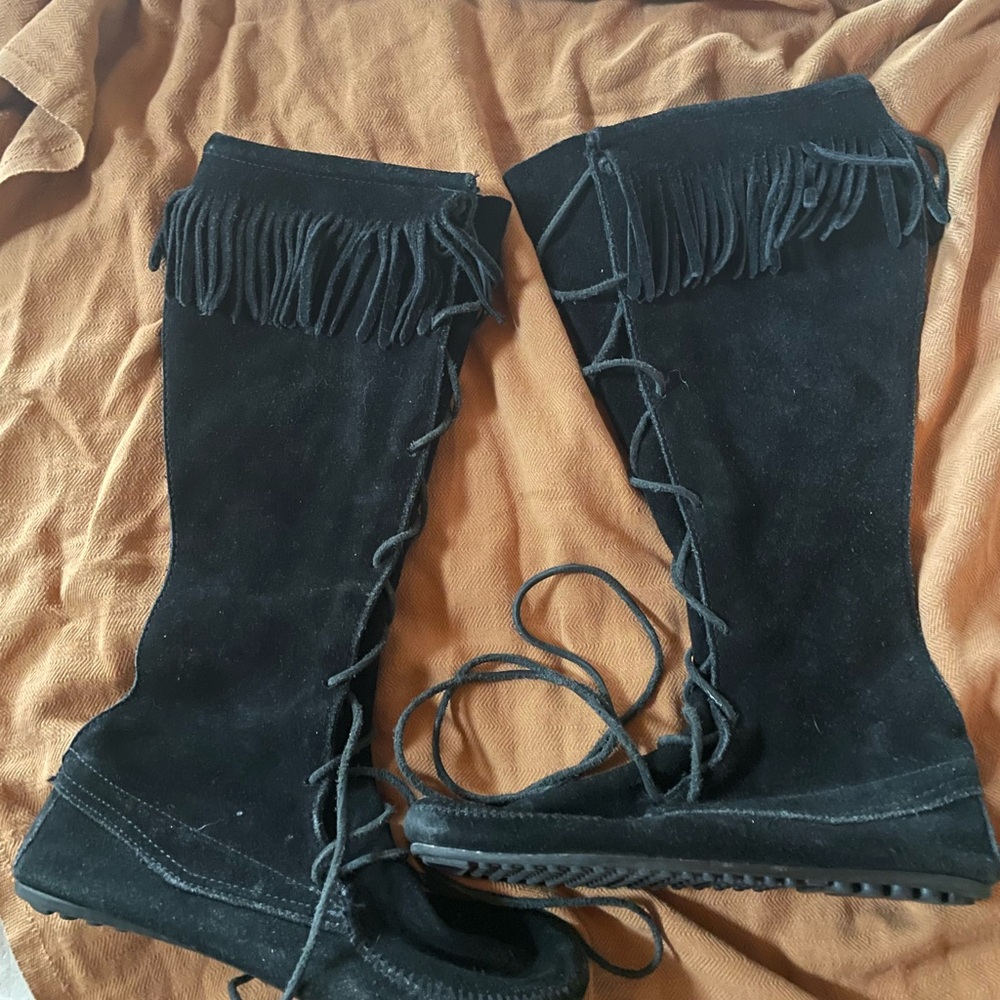 Vintage Minnetonka Black Suede Lace-Up Fringe Boots